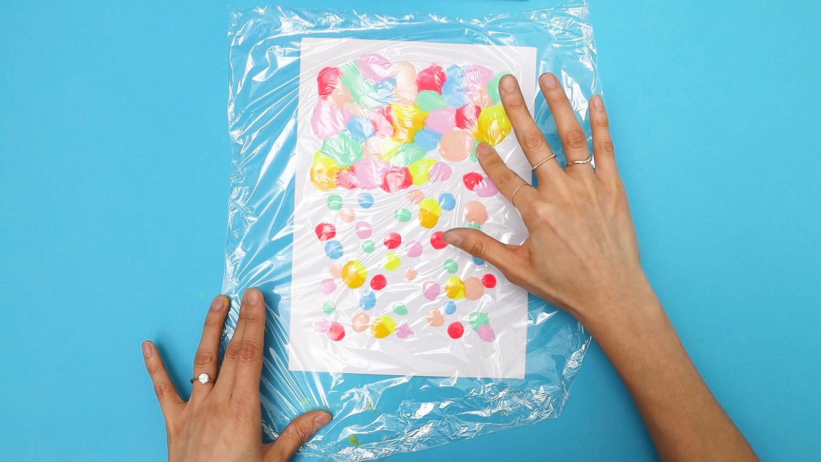 School Holiday Fun: Smoosh Painting That Is Mess-Free!