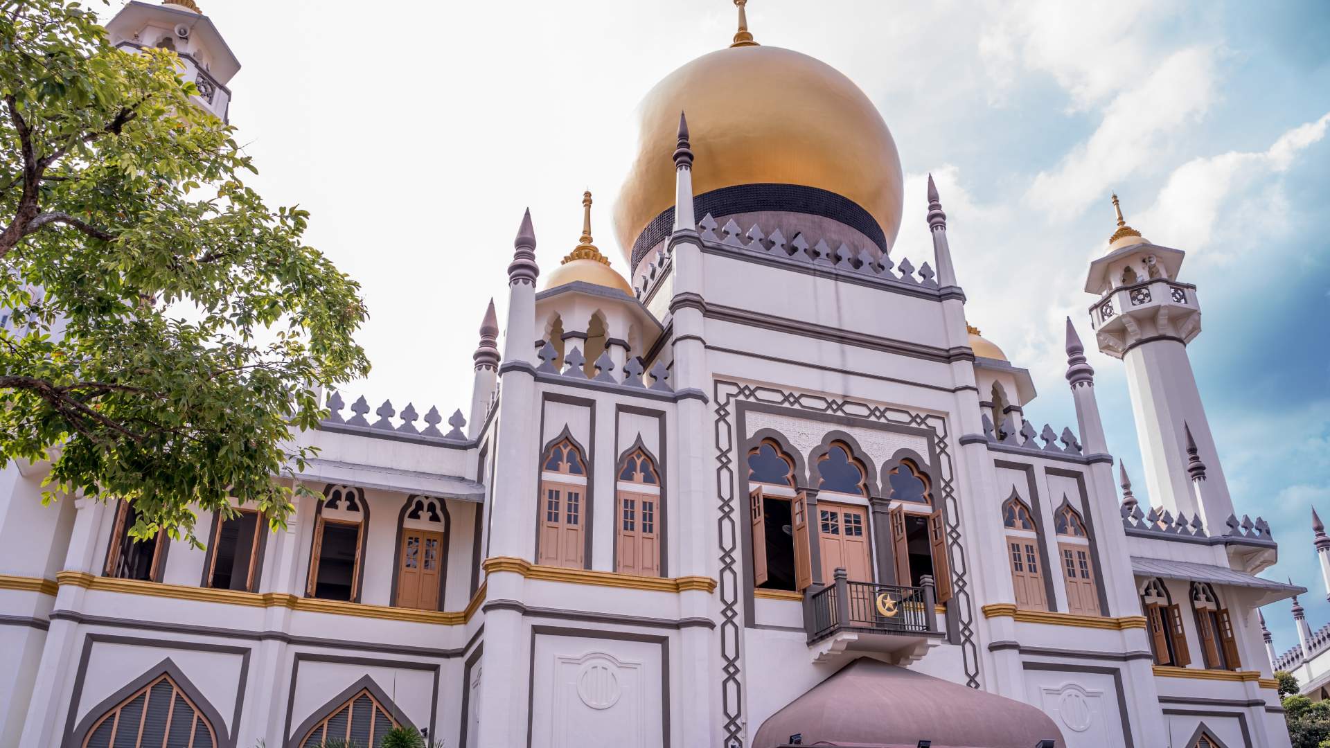 Let's Rediscover Kampong Glam: Kampong Glam has transformed into a hip hangout spot, but there are plenty of reminders to its rich heritage, like the iconic Masjid Sultan.